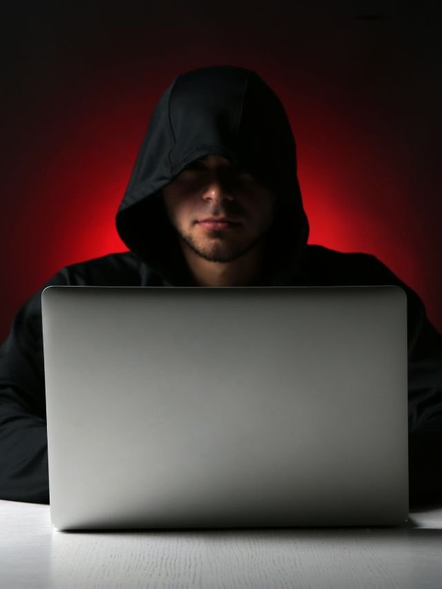 10 common tactics used by scammers.